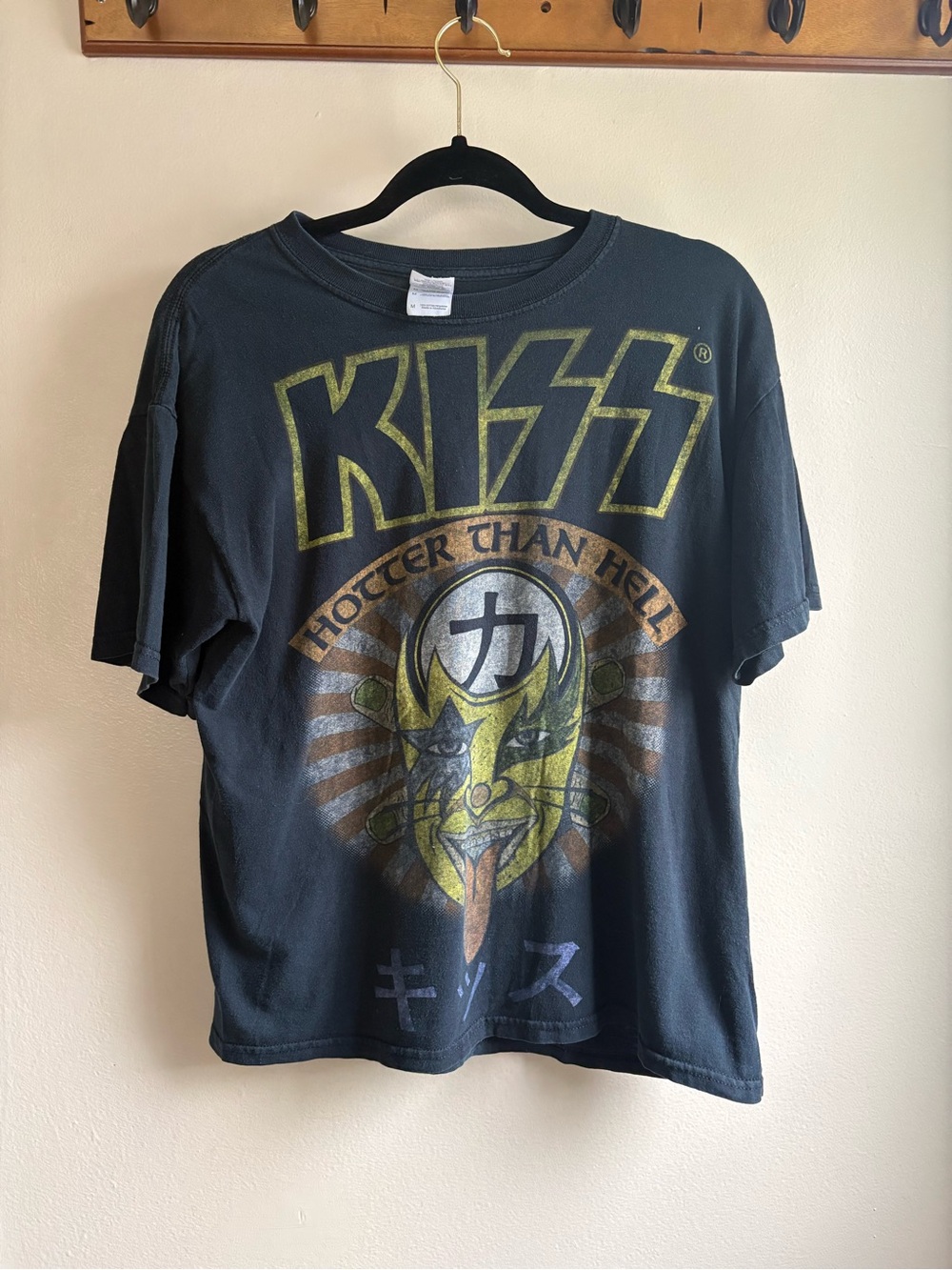 KISS 'Hotter Than Hell' Graphic Tee - Black